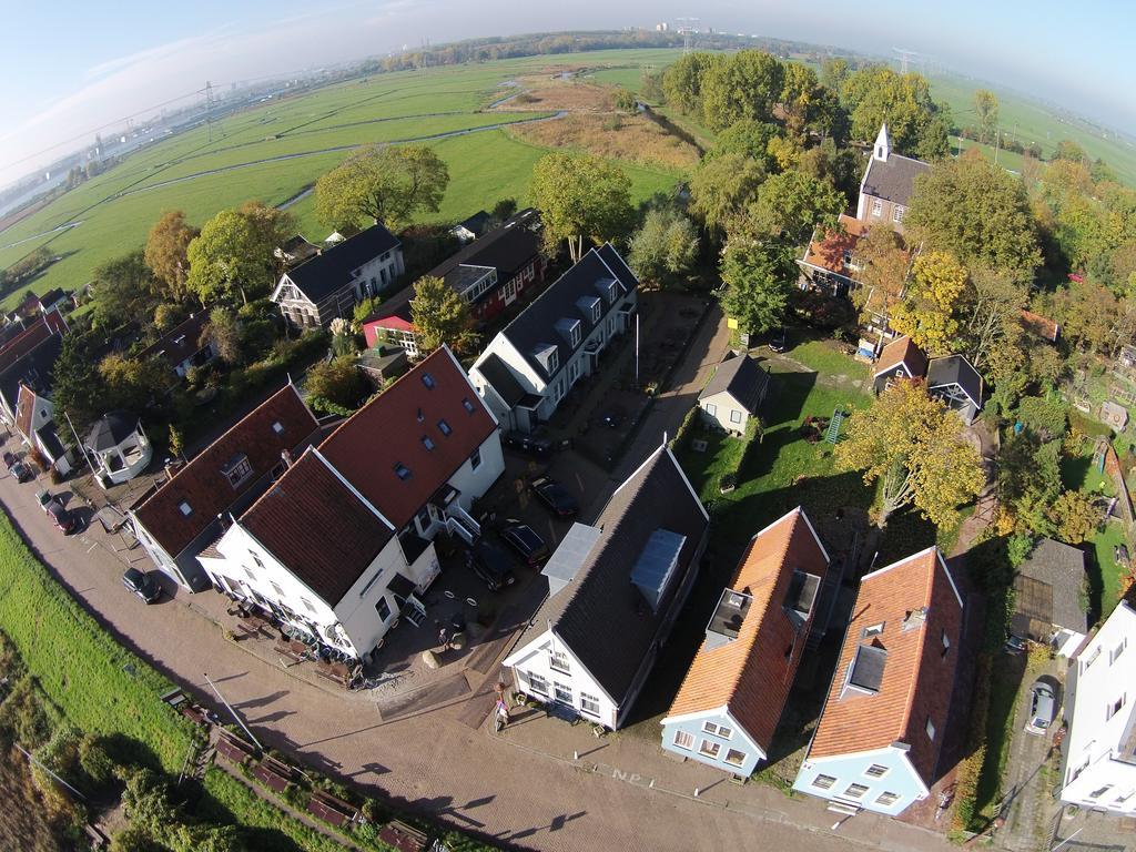 Amsterdam Village Hotel Exterior photo